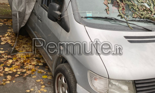 Furgone mercedes offro per trasporto terzi.