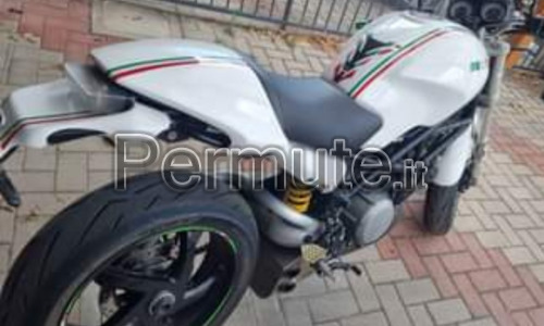 Permuto Ducati Monster S2R 800 con Scooter